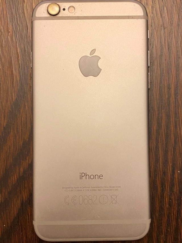 Iphone 6 space gray 32 gb.